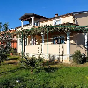 Apartment Comfortable Near Pula, Marčana